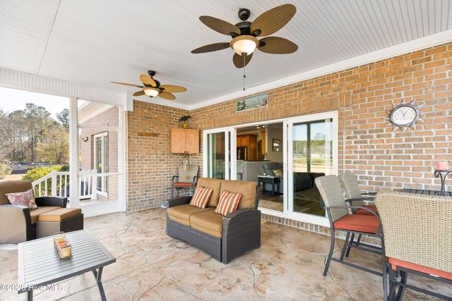 9461 Old Salem Way NW, Calabash, NC 28467