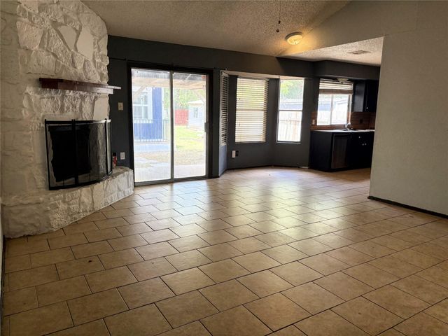5000 Fontenay DR, Austin, TX 78744