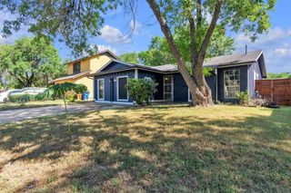 5000 Fontenay DR, Austin, TX 78744