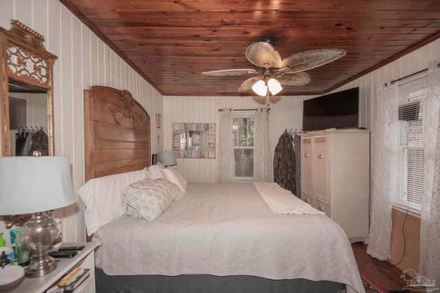 3105 E Lakeview Ave, Pensacola, FL 32503