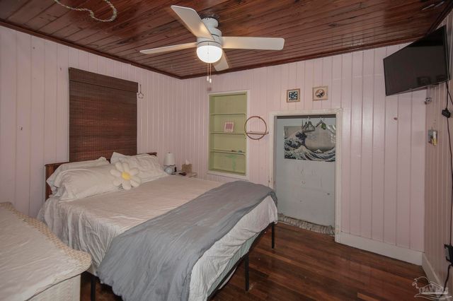 3105 E Lakeview Ave, Pensacola, FL 32503