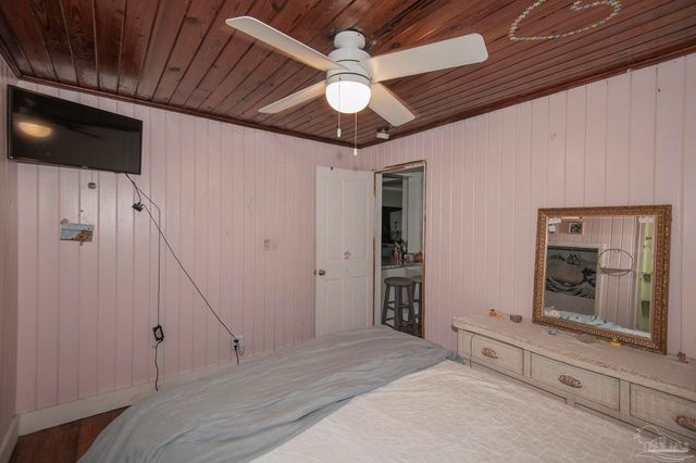 3105 E Lakeview Ave, Pensacola, FL 32503