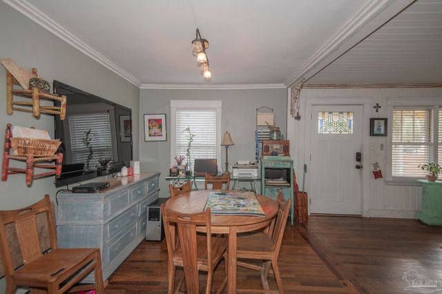 3105 E Lakeview Ave, Pensacola, FL 32503