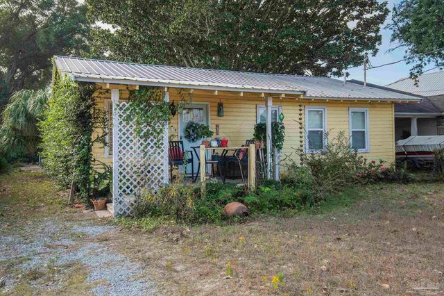 3105 E Lakeview Ave, Pensacola, FL 32503
