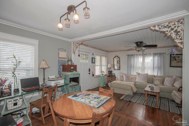 3105 E Lakeview Ave, Pensacola, FL 32503