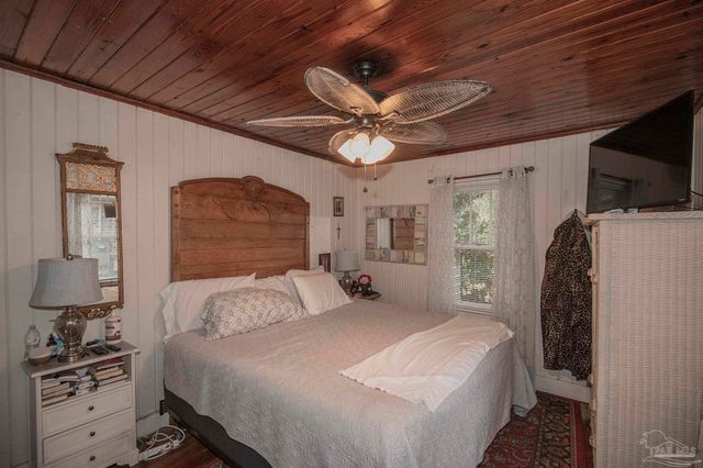 3105 E Lakeview Ave, Pensacola, FL 32503