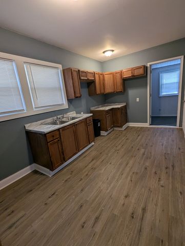 10423 S State Street, Chicago, IL 60628