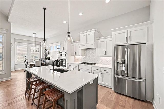 17072 W 168th Place, Olathe, KS 66062