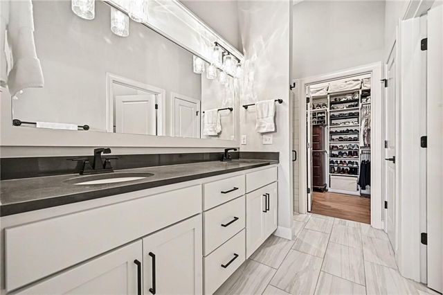 17072 W 168th Place, Olathe, KS 66062