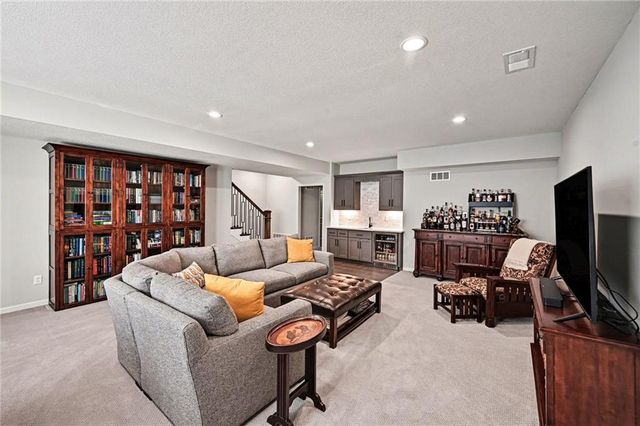 17072 W 168th Place, Olathe, KS 66062