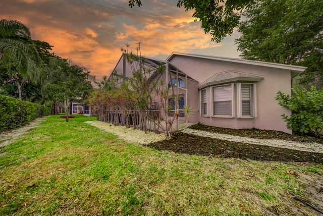 201 Trails End, Greenacres, FL 33413