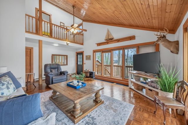 9531 W Silver Lake Road, Golden Twp, MI 49436