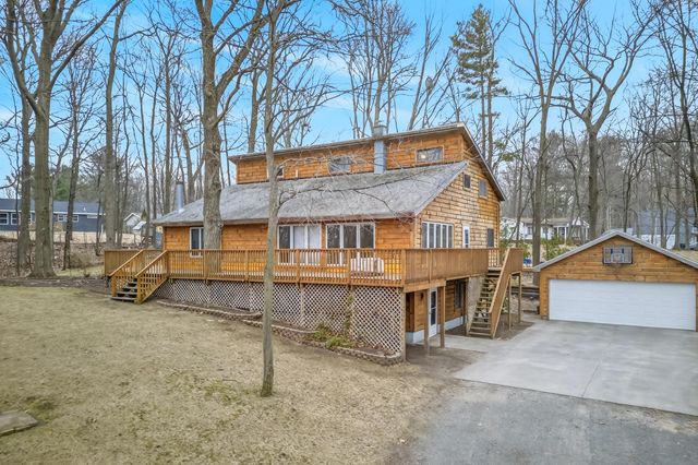 9531 W Silver Lake Road, Golden Twp, MI 49436