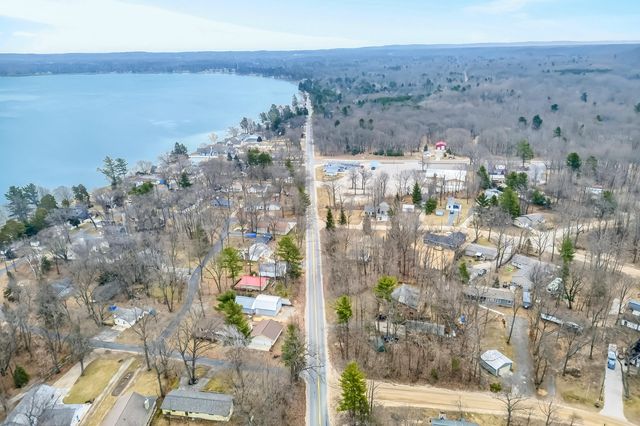9531 W Silver Lake Road, Golden Twp, MI 49436