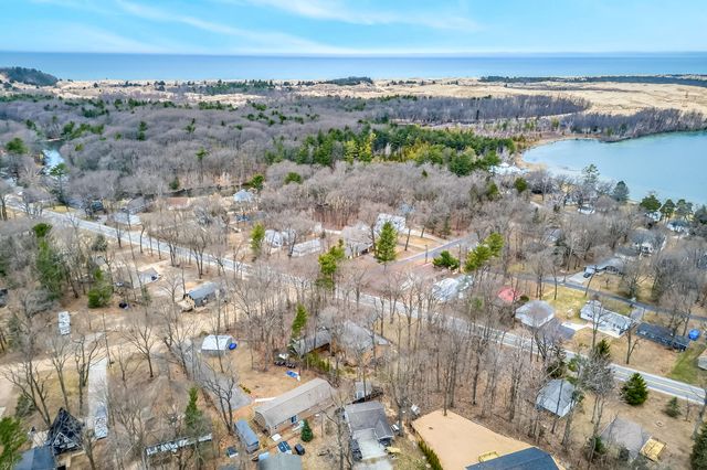 9531 W Silver Lake Road, Golden Twp, MI 49436
