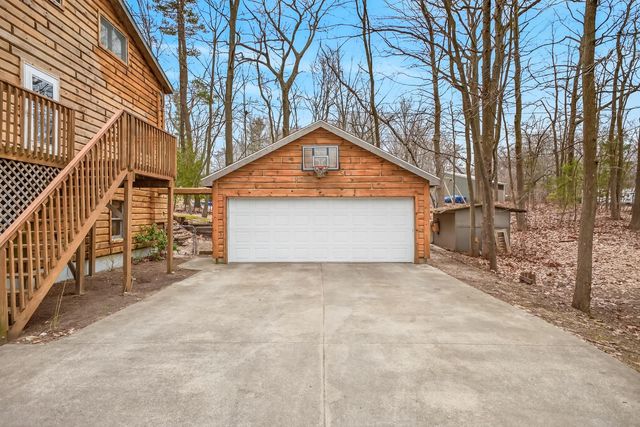 9531 W Silver Lake Road, Golden Twp, MI 49436