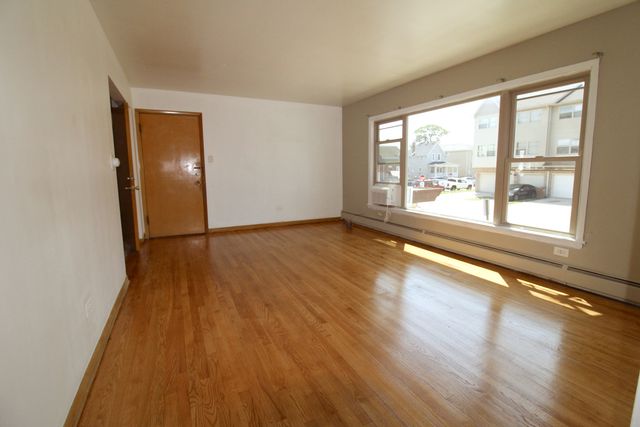 6151 S 76th Avenue 1N, Summit, IL 60501