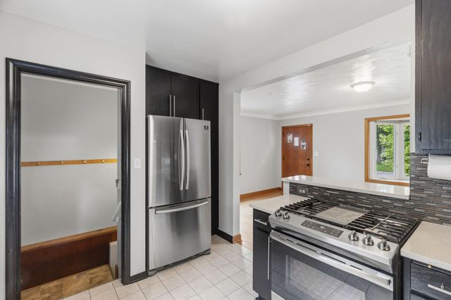 2711 5th Avenue E, North Saint Paul, MN 55109