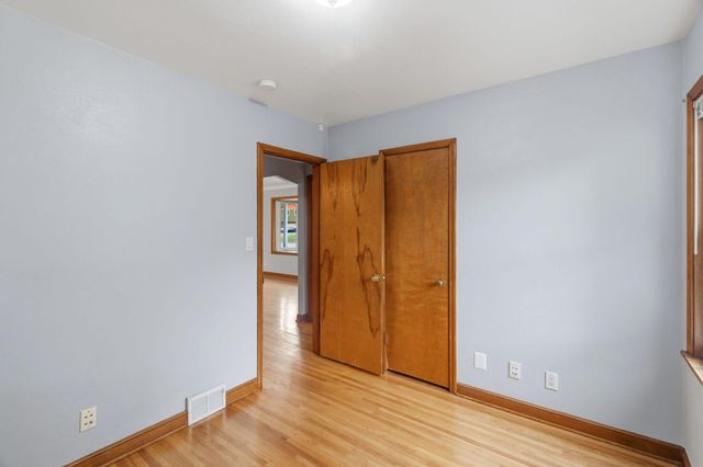 2711 5th Avenue E, North Saint Paul, MN 55109