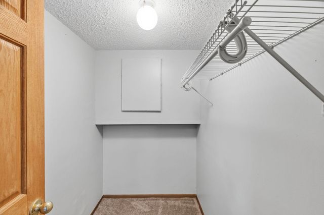 2711 5th Avenue E, North Saint Paul, MN 55109