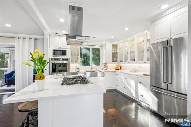 42 Emeline Drive, Hawthorne, NJ 07506