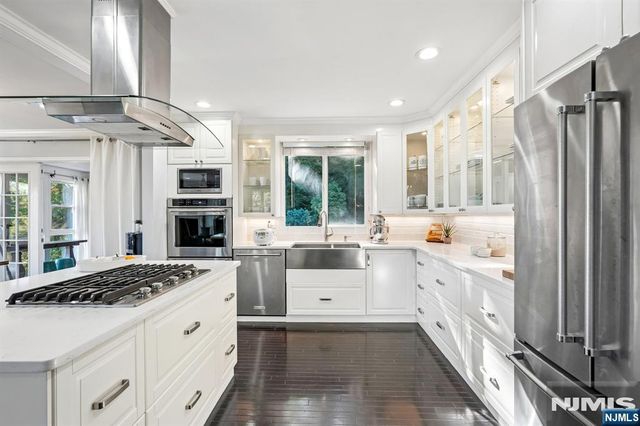 42 Emeline Drive, Hawthorne, NJ 07506