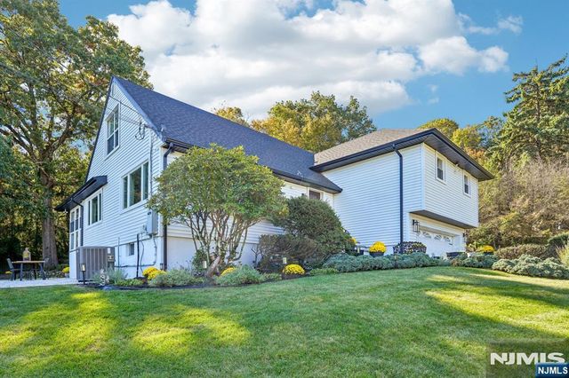 42 Emeline Drive, Hawthorne, NJ 07506