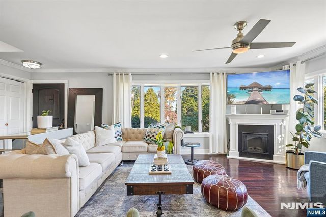 42 Emeline Drive, Hawthorne, NJ 07506