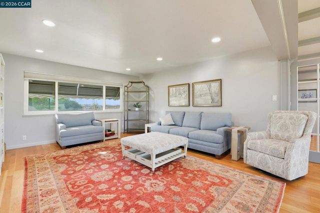 4370 Sandmound Blvd, Oakley, CA 94561