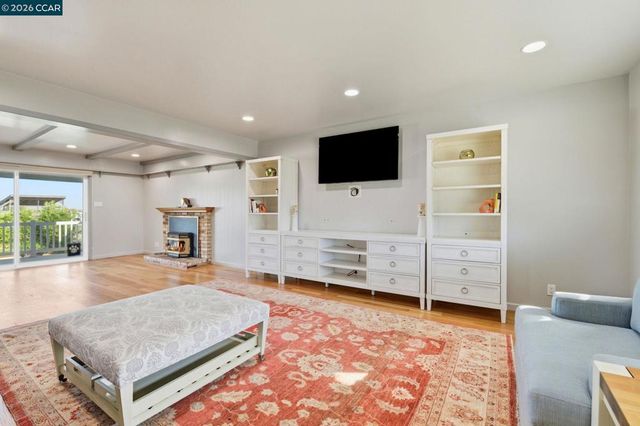 4370 Sandmound Blvd, Oakley, CA 94561