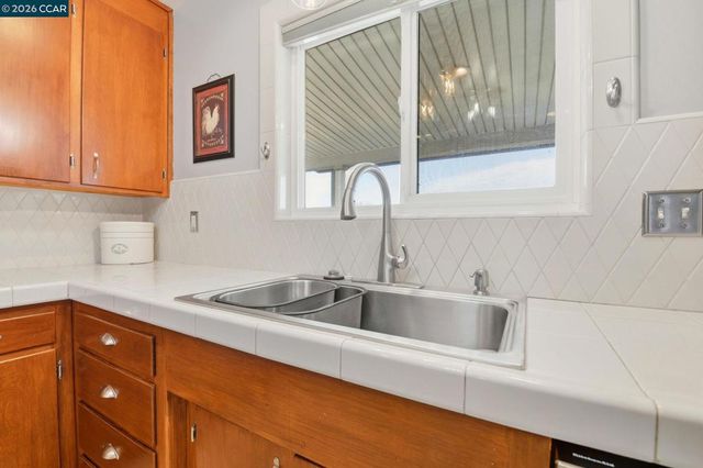 4370 Sandmound Blvd, Oakley, CA 94561