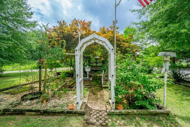 164 Stoops Way, Rocky Face, GA 30740