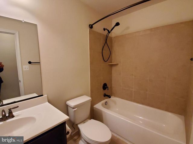 10510 WOODLAND DR, Fredericksburg, VA 22407