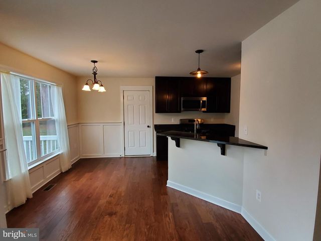 10510 WOODLAND DR, Fredericksburg, VA 22407