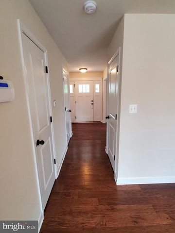 10510 WOODLAND DR, Fredericksburg, VA 22407