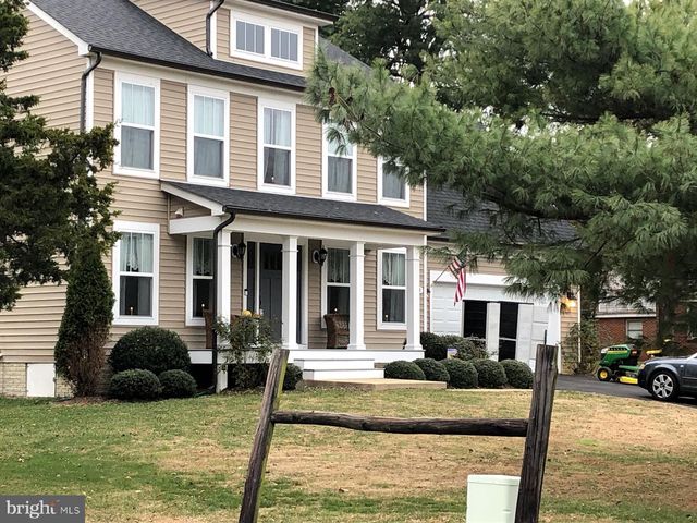 10510 WOODLAND DR, Fredericksburg, VA 22407