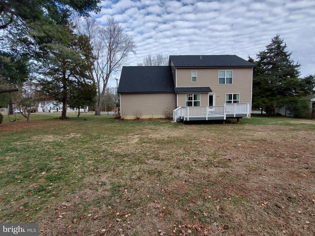 10510 WOODLAND DR, Fredericksburg, VA 22407