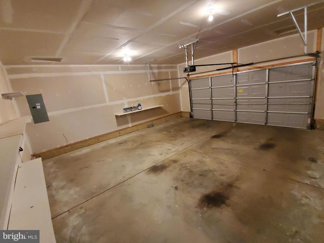 10510 WOODLAND DR, Fredericksburg, VA 22407