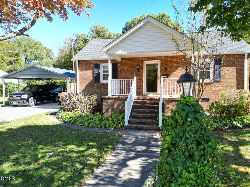 1113 Hermitage Road, Burlington, NC 27215