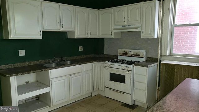 2215 MOUNT HOLLY ST, Baltimore, MD 21216