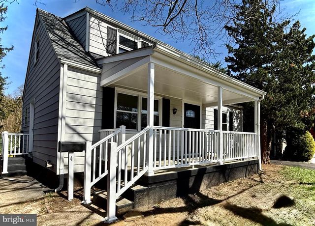 4 LLEWELLYN PL, Hamilton, NJ 08620