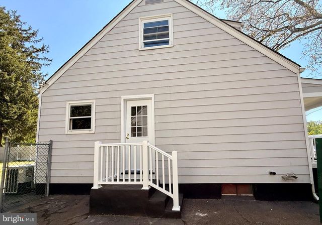 4 LLEWELLYN PL, Hamilton, NJ 08620