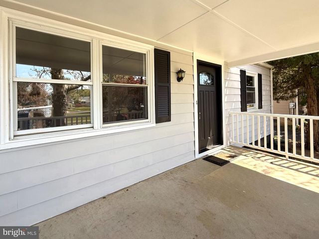 4 LLEWELLYN PL, Hamilton, NJ 08620