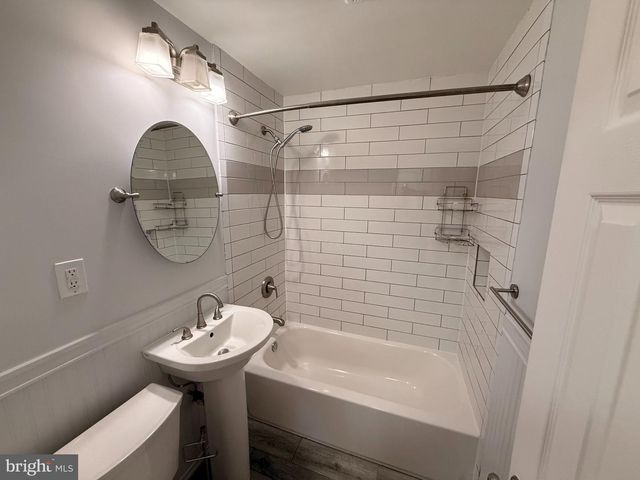 4 LLEWELLYN PL, Hamilton, NJ 08620