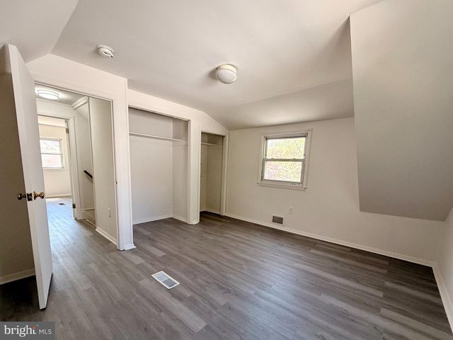 4 LLEWELLYN PL, Hamilton, NJ 08620