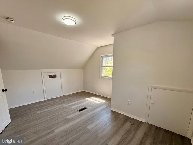 4 LLEWELLYN PL, Hamilton, NJ 08620