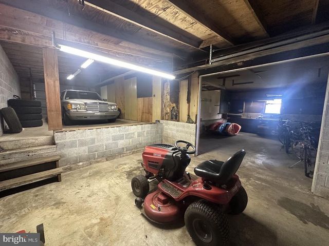 4330 PARADISE RD, Dover, PA 17315