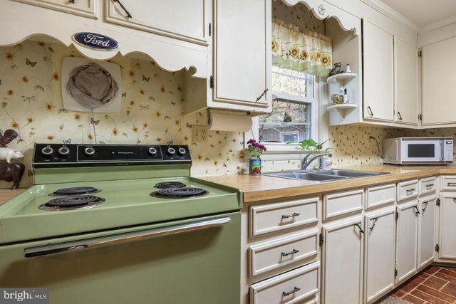 4330 PARADISE RD, Dover, PA 17315