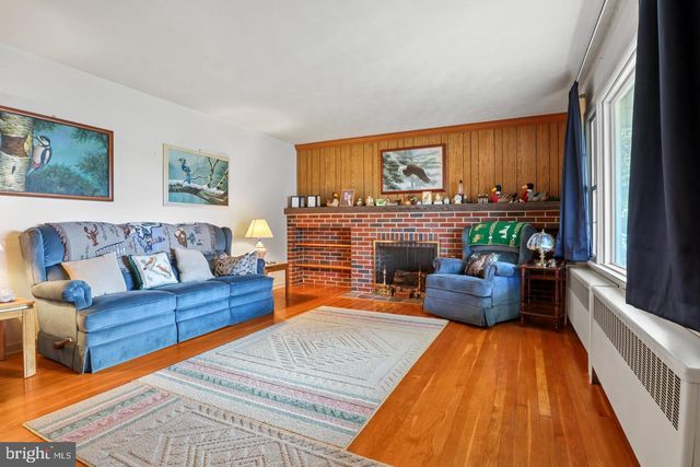 4330 PARADISE RD, Dover, PA 17315