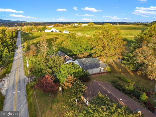 4330 PARADISE RD, Dover, PA 17315